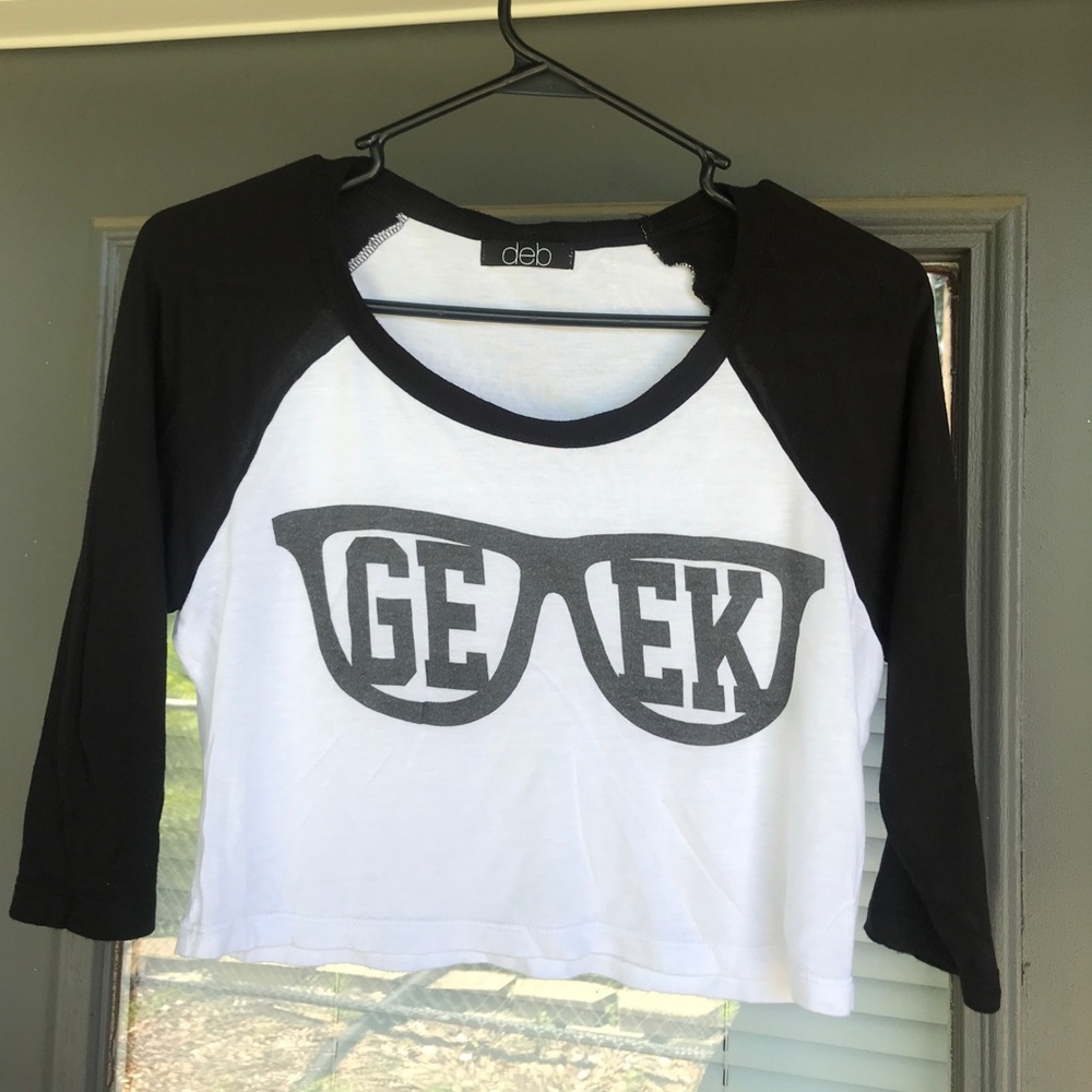 Deb graphic crop top